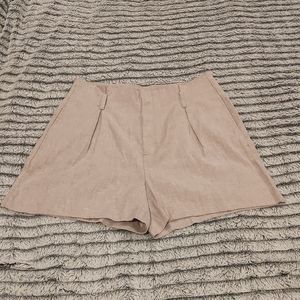 Tan heathered high waist, pleated Banana Republic shorts size 12, brand new!